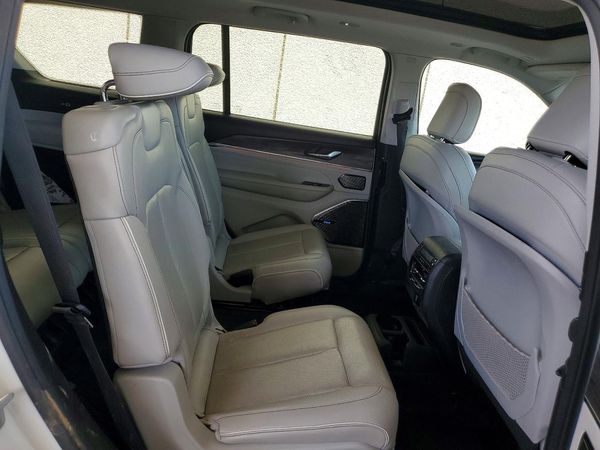 2022 JEEP GRAND CHEROKEE L OVERLAND 4X2