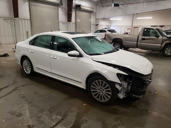 2017 VOLKSWAGEN PASSAT SE