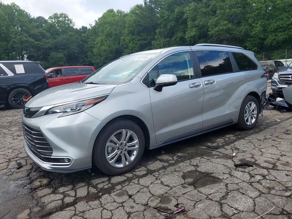 2023 TOYOTA SIENNA