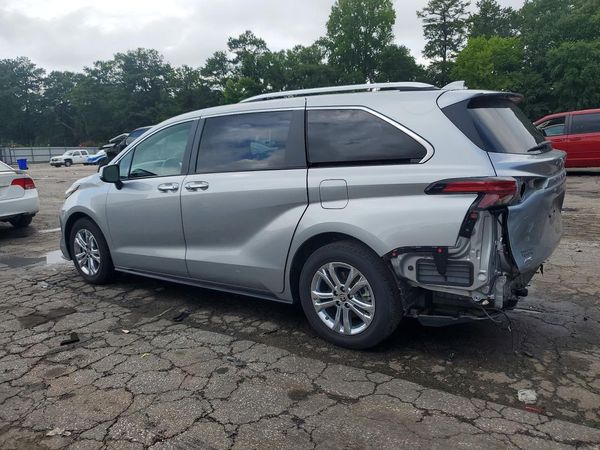 2023 TOYOTA SIENNA