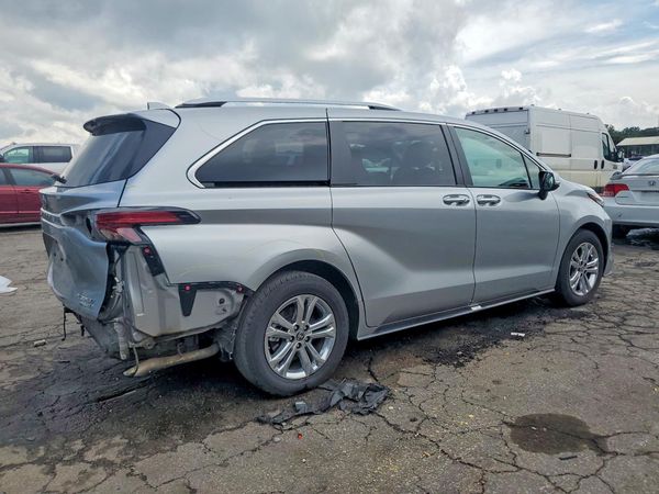 2023 TOYOTA SIENNA