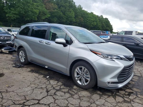 2023 TOYOTA SIENNA