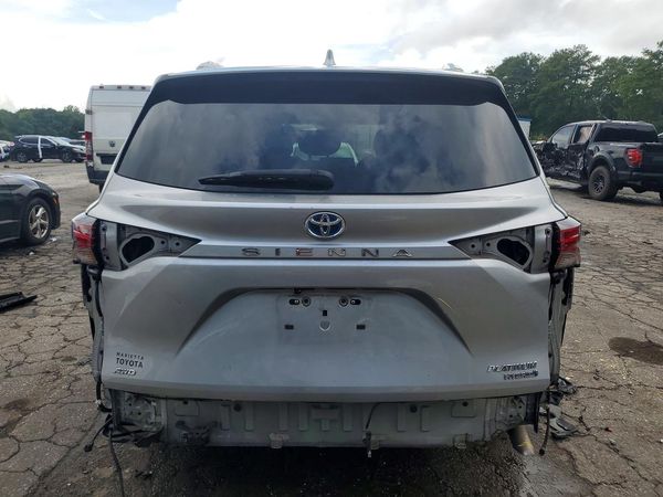 2023 TOYOTA SIENNA
