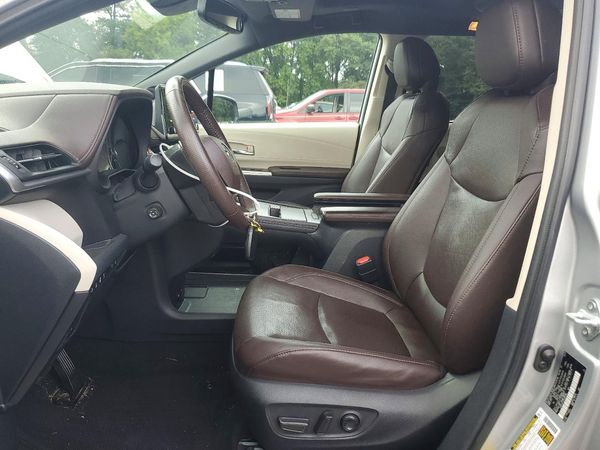 2023 TOYOTA SIENNA