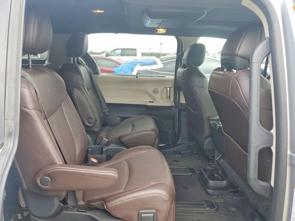 2023 TOYOTA SIENNA