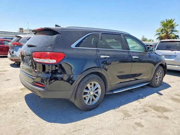 2016 KIA SORENTO L / LX