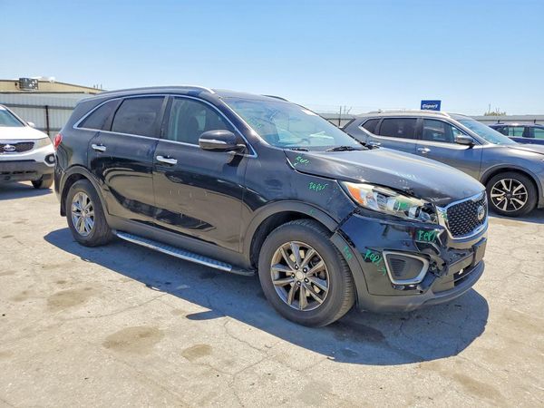 2016 KIA SORENTO L / LX