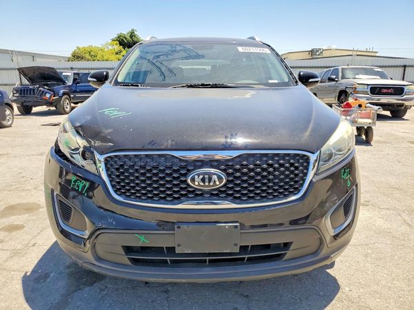 2016 KIA SORENTO L / LX