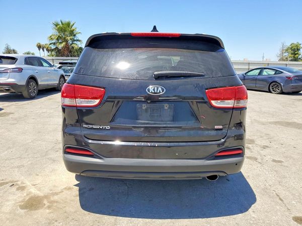 2016 KIA SORENTO L / LX