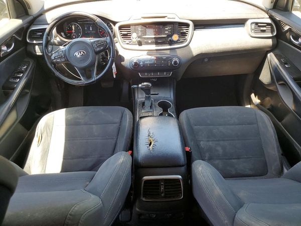2016 KIA SORENTO L / LX