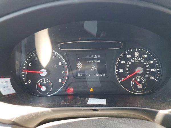 2016 KIA SORENTO L / LX