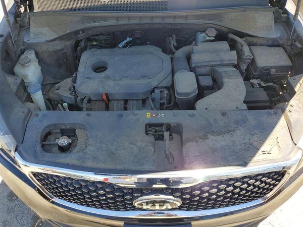 2016 KIA SORENTO L / LX