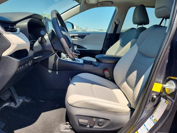 2019 TOYOTA RAV4
