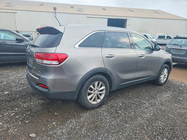 2018 KIA SORENTO L, LX