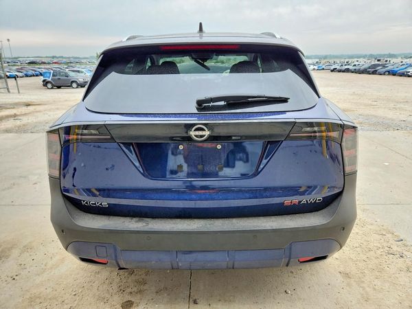 2025 NISSAN KICKS SR