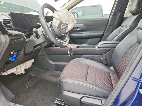 2025 NISSAN KICKS SR