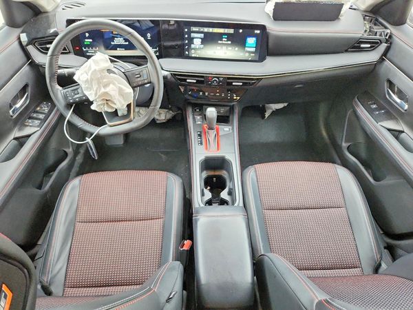 2025 NISSAN KICKS SR