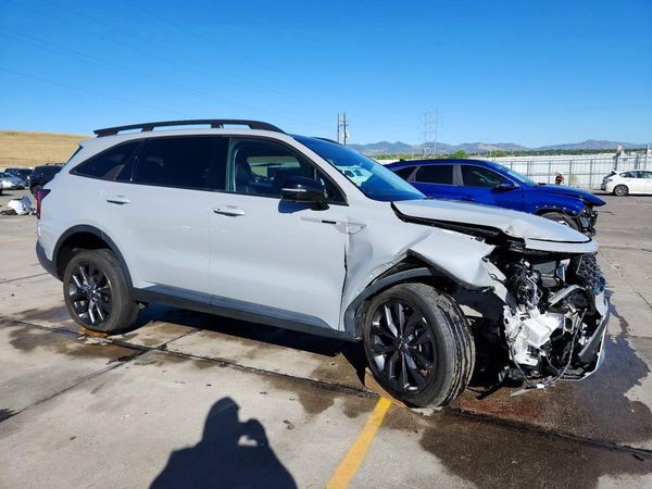 2022 KIA SORENTO
