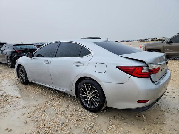 2016 LEXUS ES