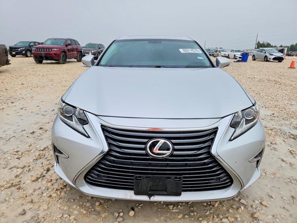 2016 LEXUS ES