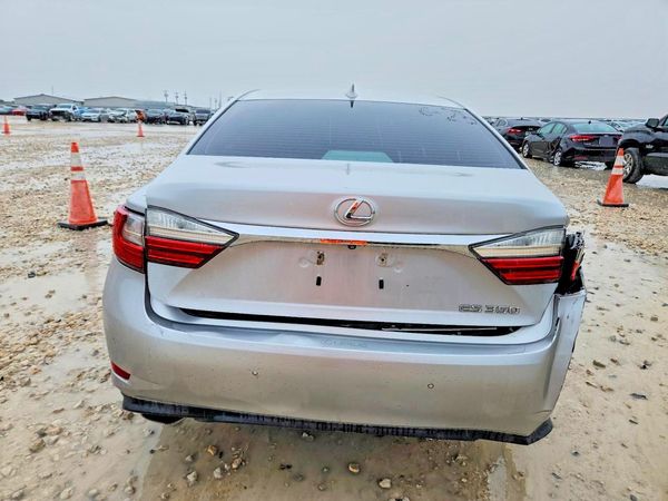 2016 LEXUS ES