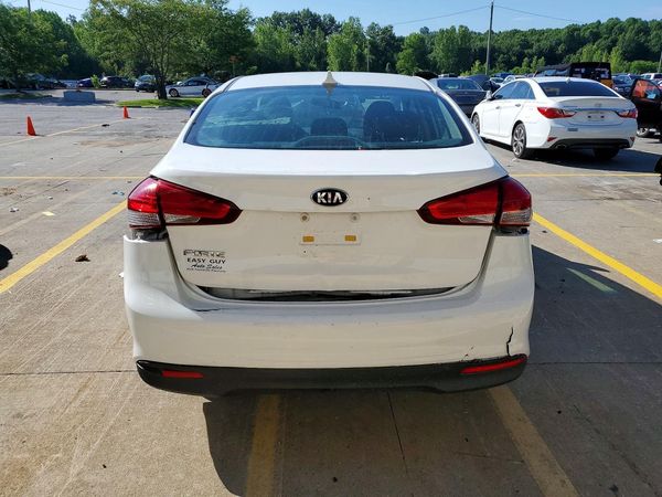 2017 KIA FORTE LX Base