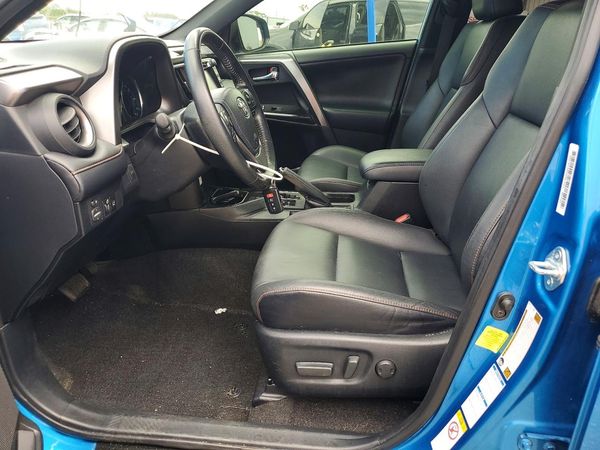 2018 TOYOTA RAV4 SE