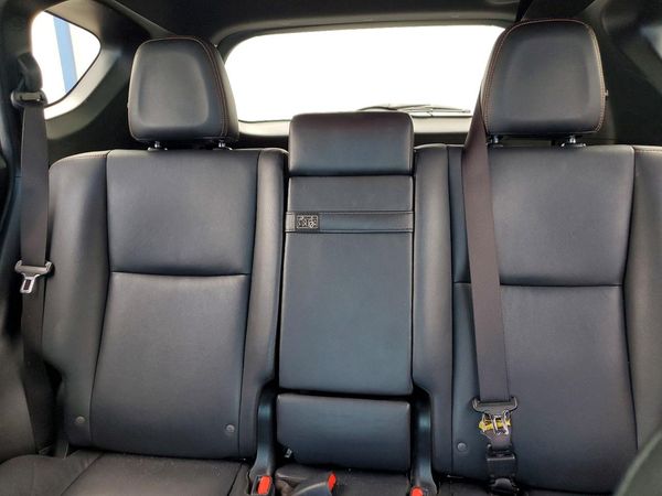 2018 TOYOTA RAV4 SE