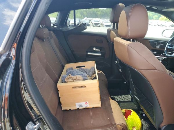 2025 MERCEDES-BENZ 300 GLA 250 4MATIC
