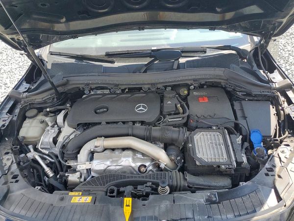 2025 MERCEDES-BENZ 300 GLA 250 4MATIC