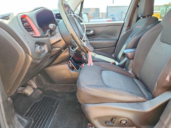 2015 JEEP RENEGADE TRAILHAWK 4X4