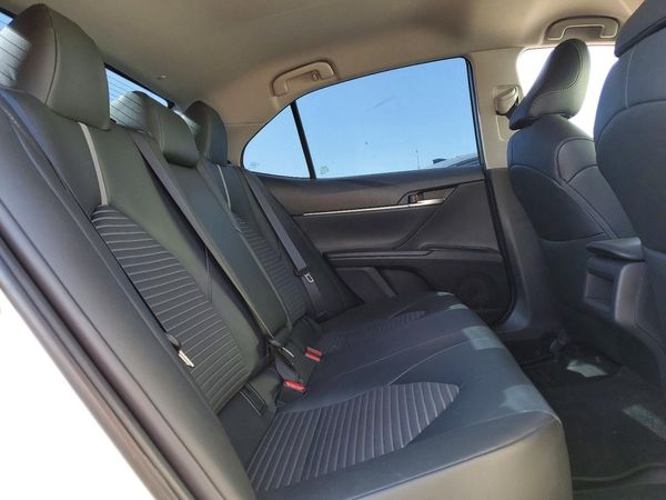 2018 TOYOTA CAMRY