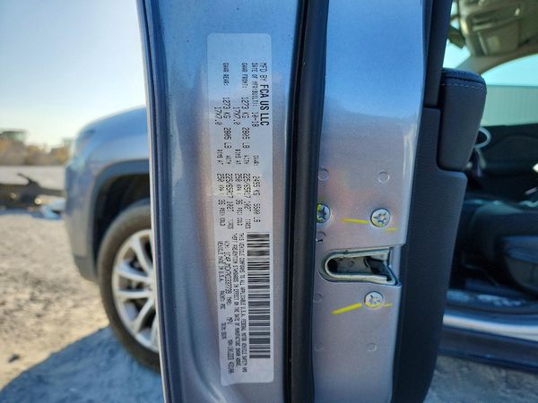 2019 JEEP CHEROKEE LATITUDE 4X4