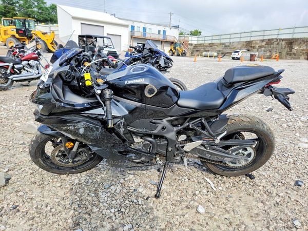2026 KAWASAKI ZX400