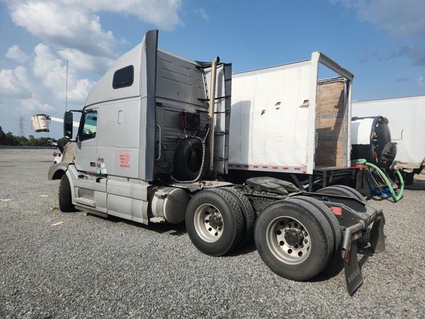 2018 VOLVO VNL