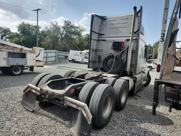 2018 VOLVO VNL