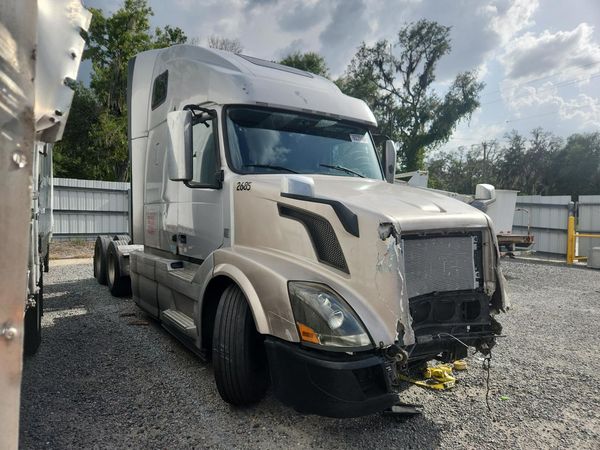 2018 VOLVO VNL