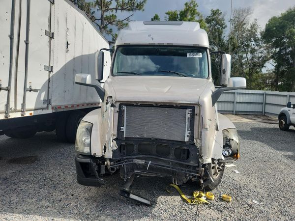2018 VOLVO VNL
