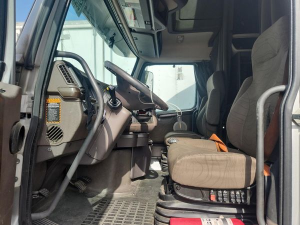 2018 VOLVO VNL