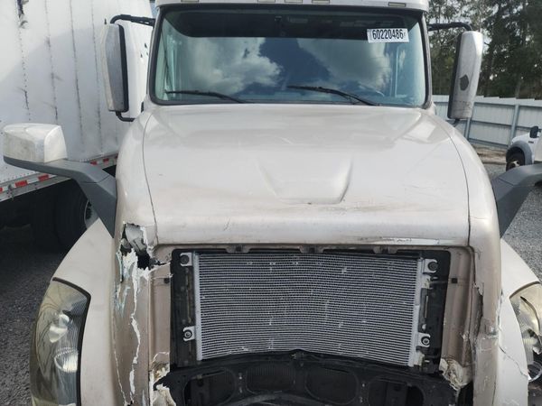 2018 VOLVO VNL