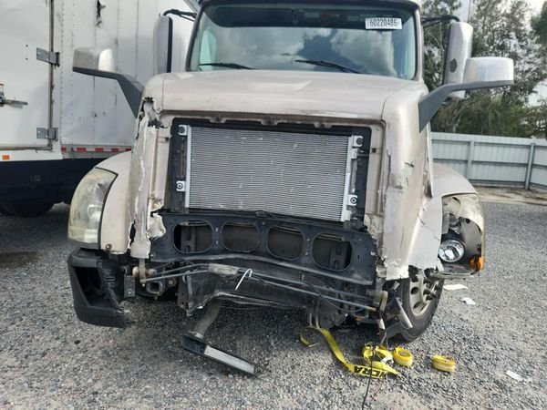 2018 VOLVO VNL