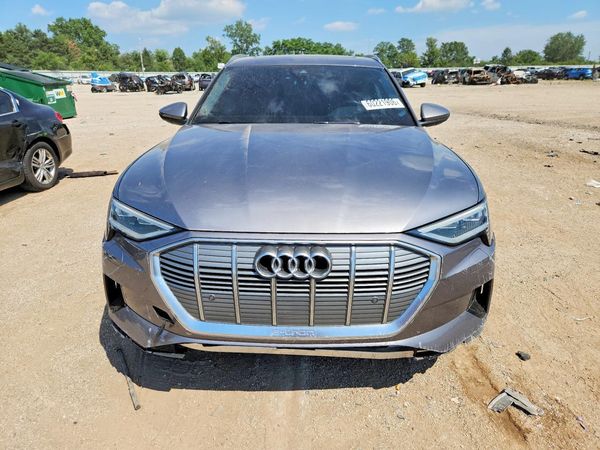 2021 AUDI E-TRON