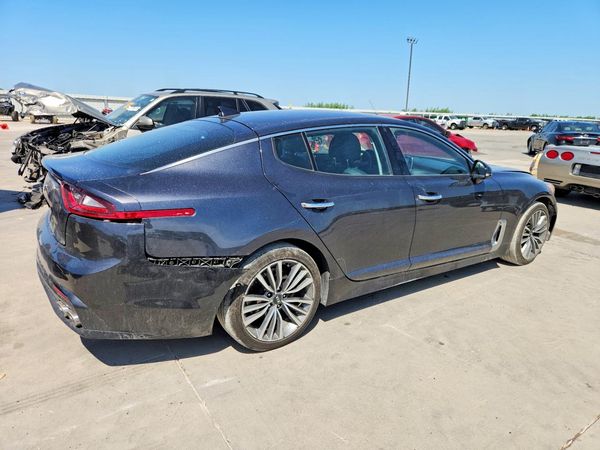 2019 KIA STINGER