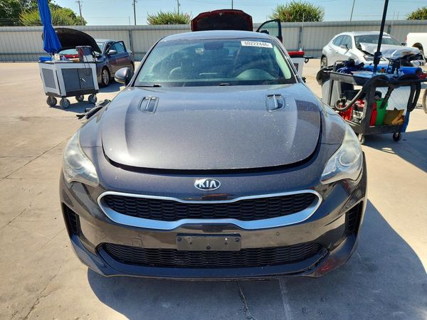 2019 KIA STINGER