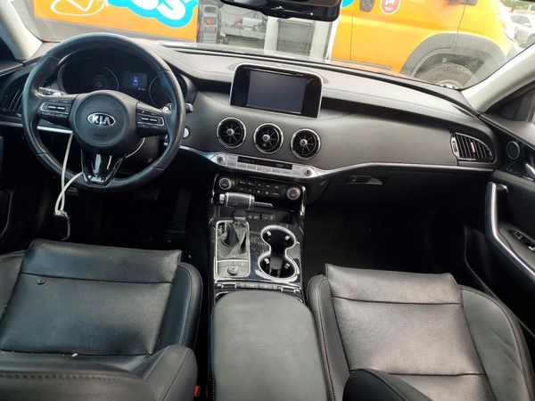 2019 KIA STINGER