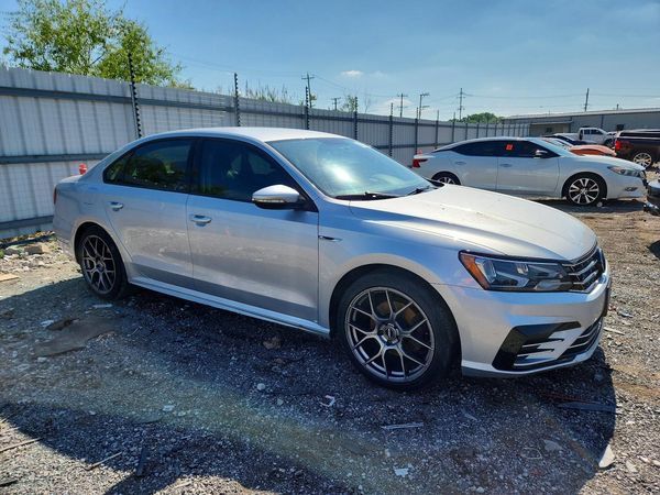 2018 VOLKSWAGEN PASSAT S, R-Line — Passenger 3/4