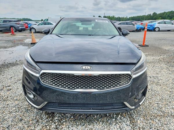 2017 KIA CADENZA Premium