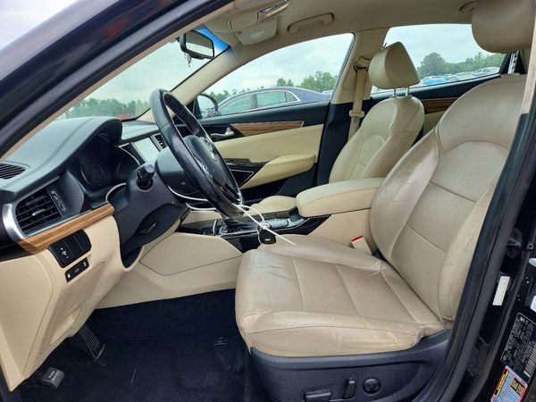 2017 KIA CADENZA Premium