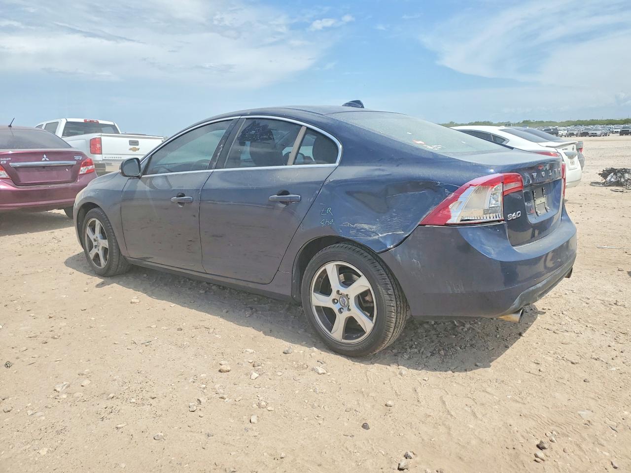 2013 VOLVO S60