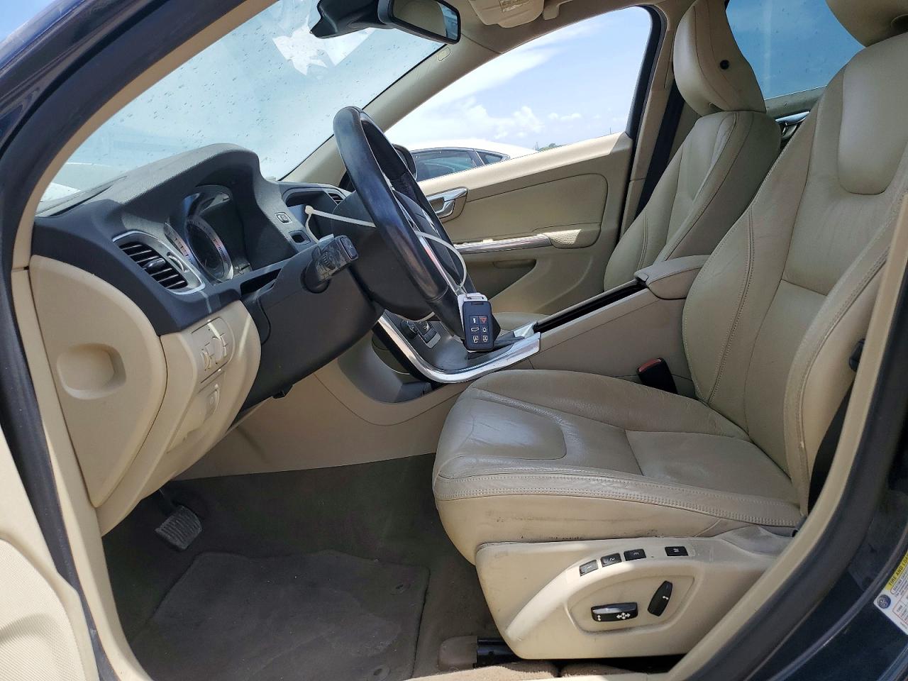 2013 VOLVO S60